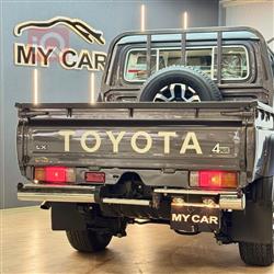 تۆیۆتا لاند کرۆزەر ٧٠ پیکاپ